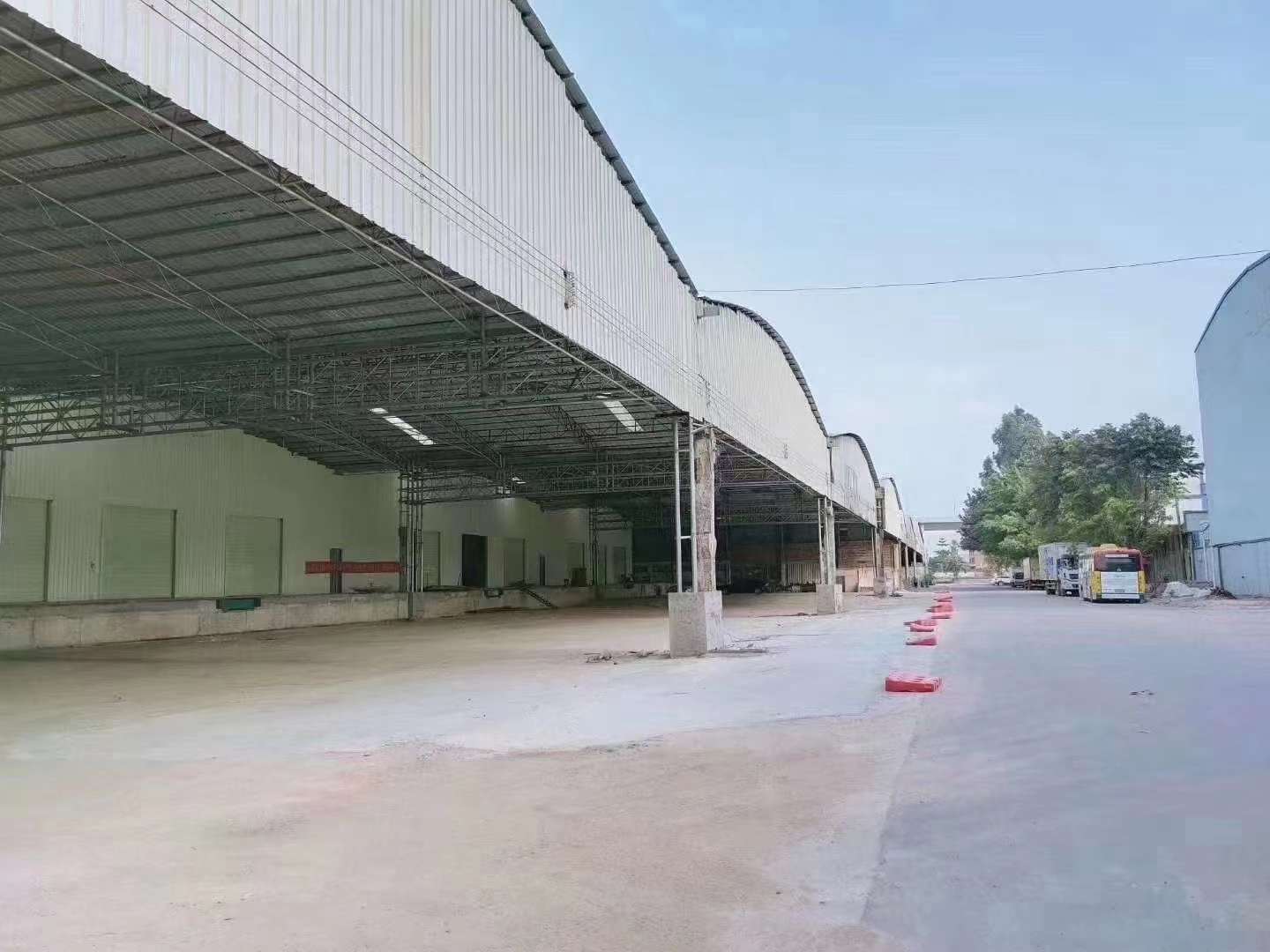 [白云厂房出租]非中介房东直租白云竹料高台仓