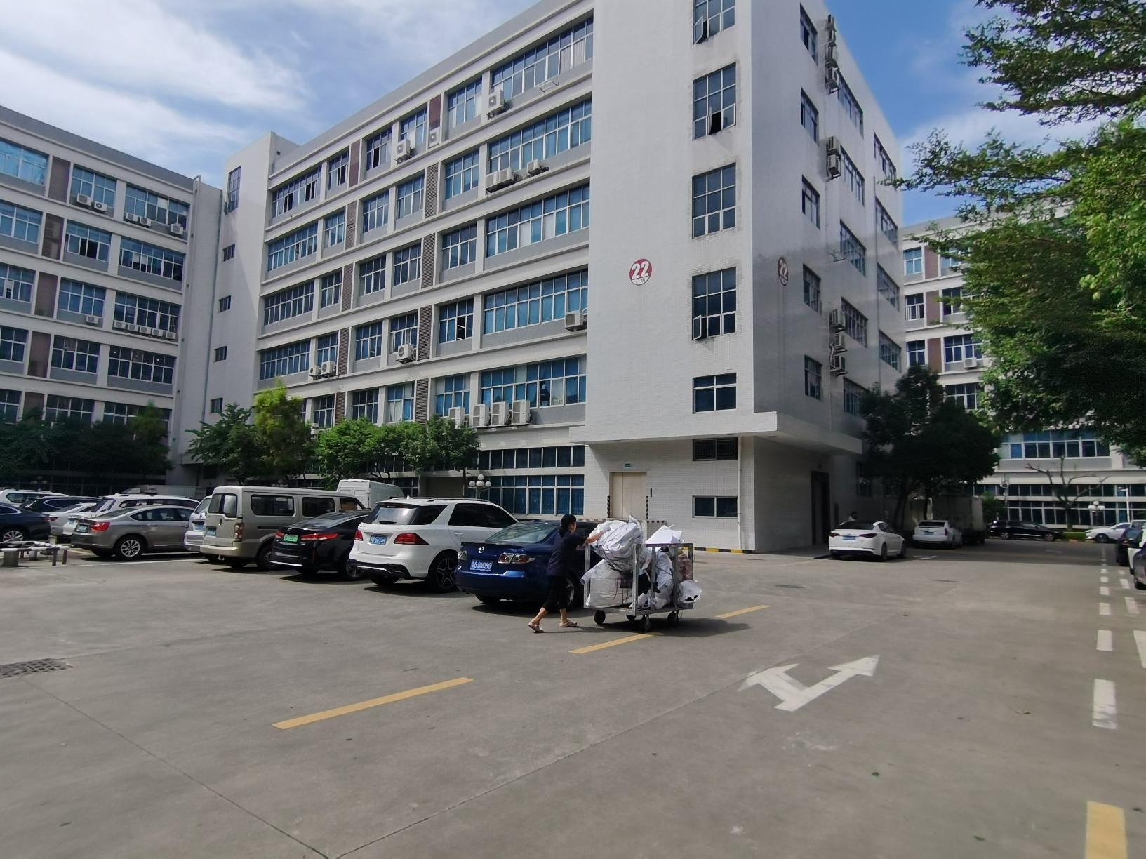 布吉上雪科技园二楼1750平带地坪漆精装修厂房出租可大小分租