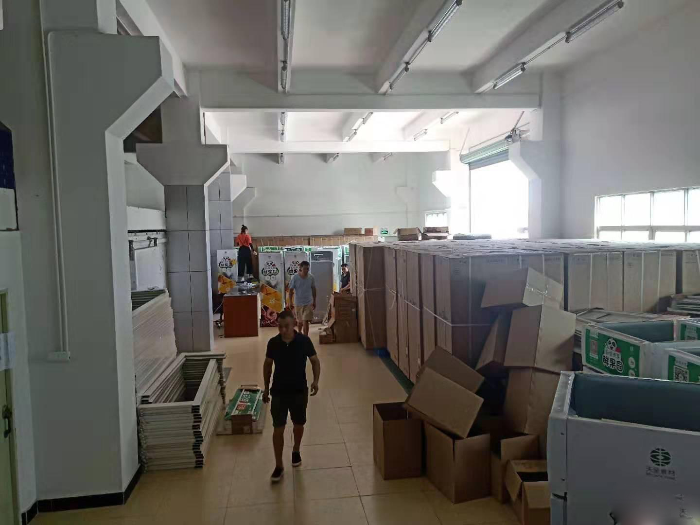  塘厦石潭埔一楼带冷库720平厂房出租，水电主线齐全，好进车