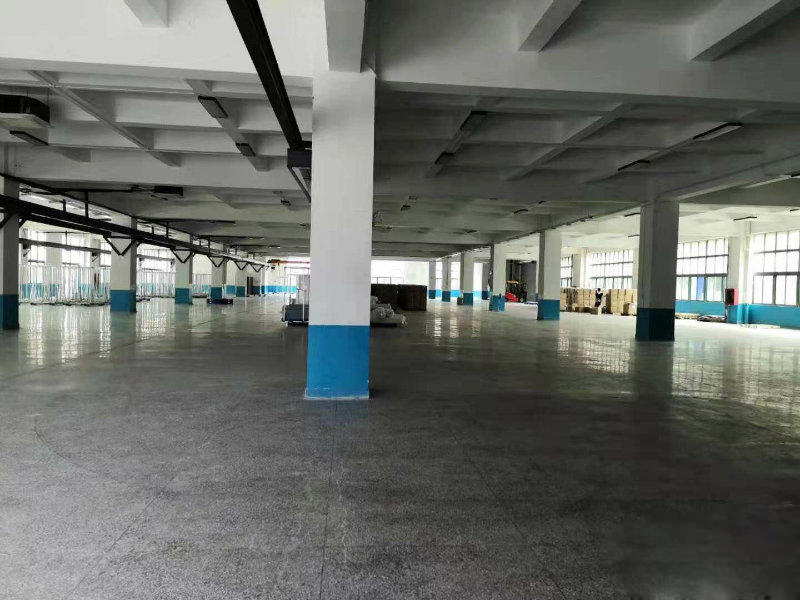 塘厦科苑大道花园式一楼3200平方出租带行车6米高原房东直租