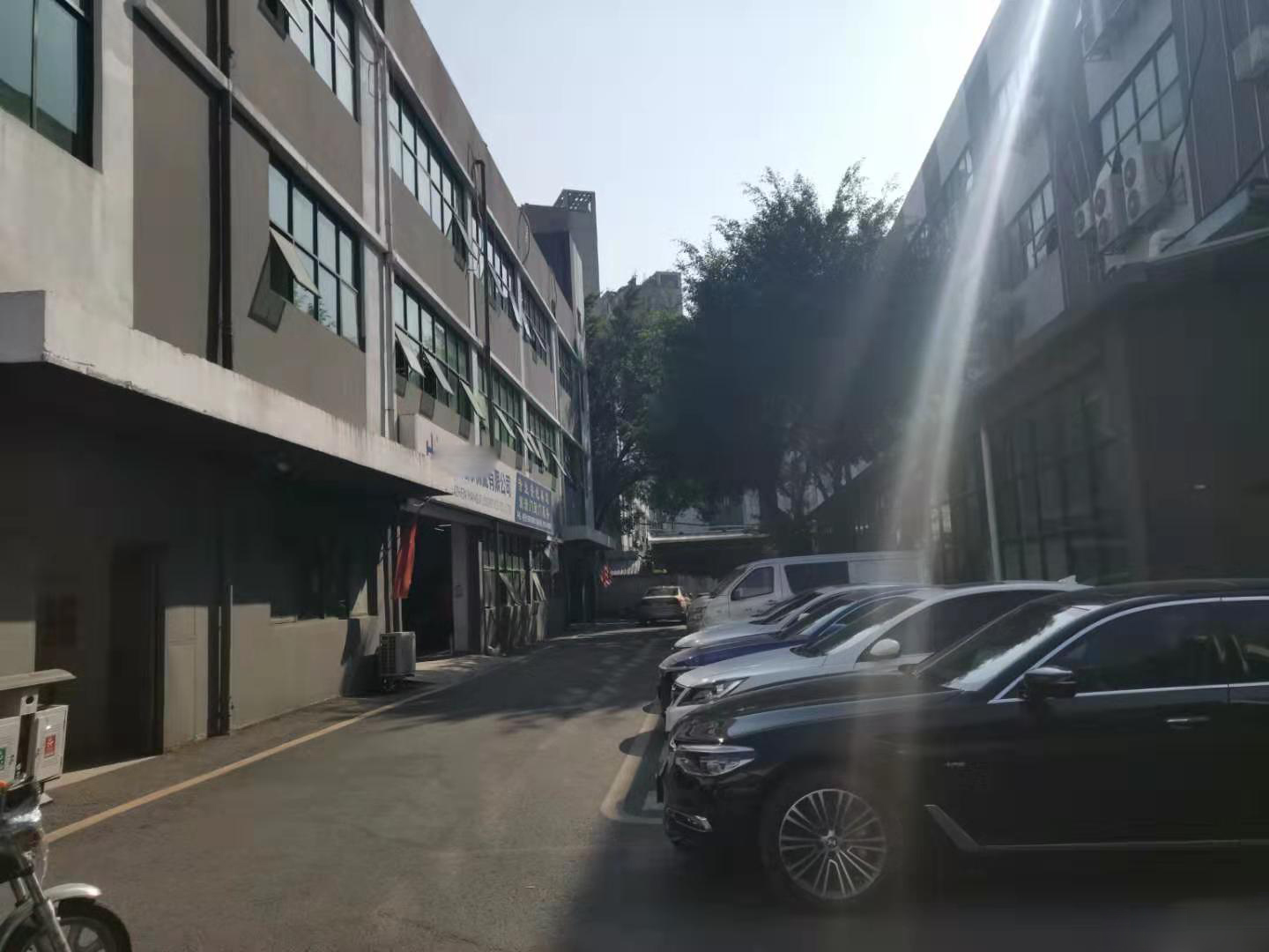 塘厦观澜交界处物流园一楼1000平仓库出租，高5米，好进货车