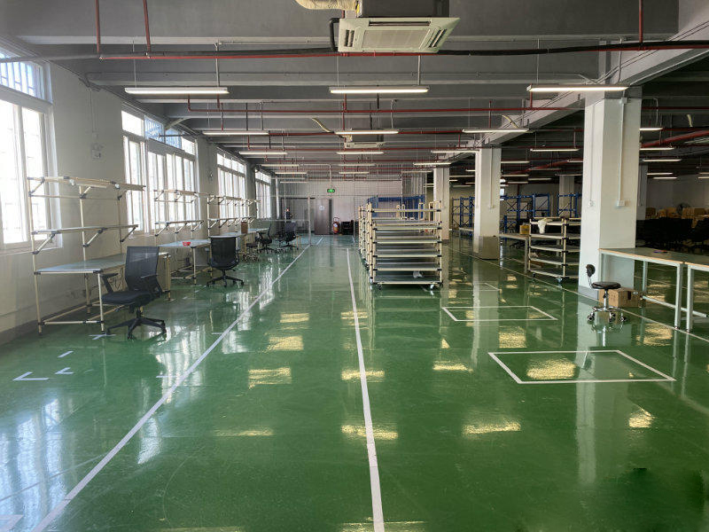 塘厦石马三楼1700平方精装厂房出租，主干道边，成熟工业城内