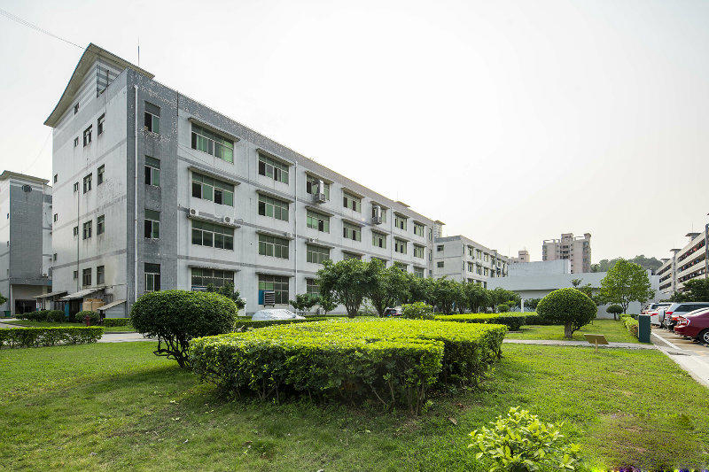 塘厦石马三楼1700平方精装厂房出租，主干道边，成熟工业城内