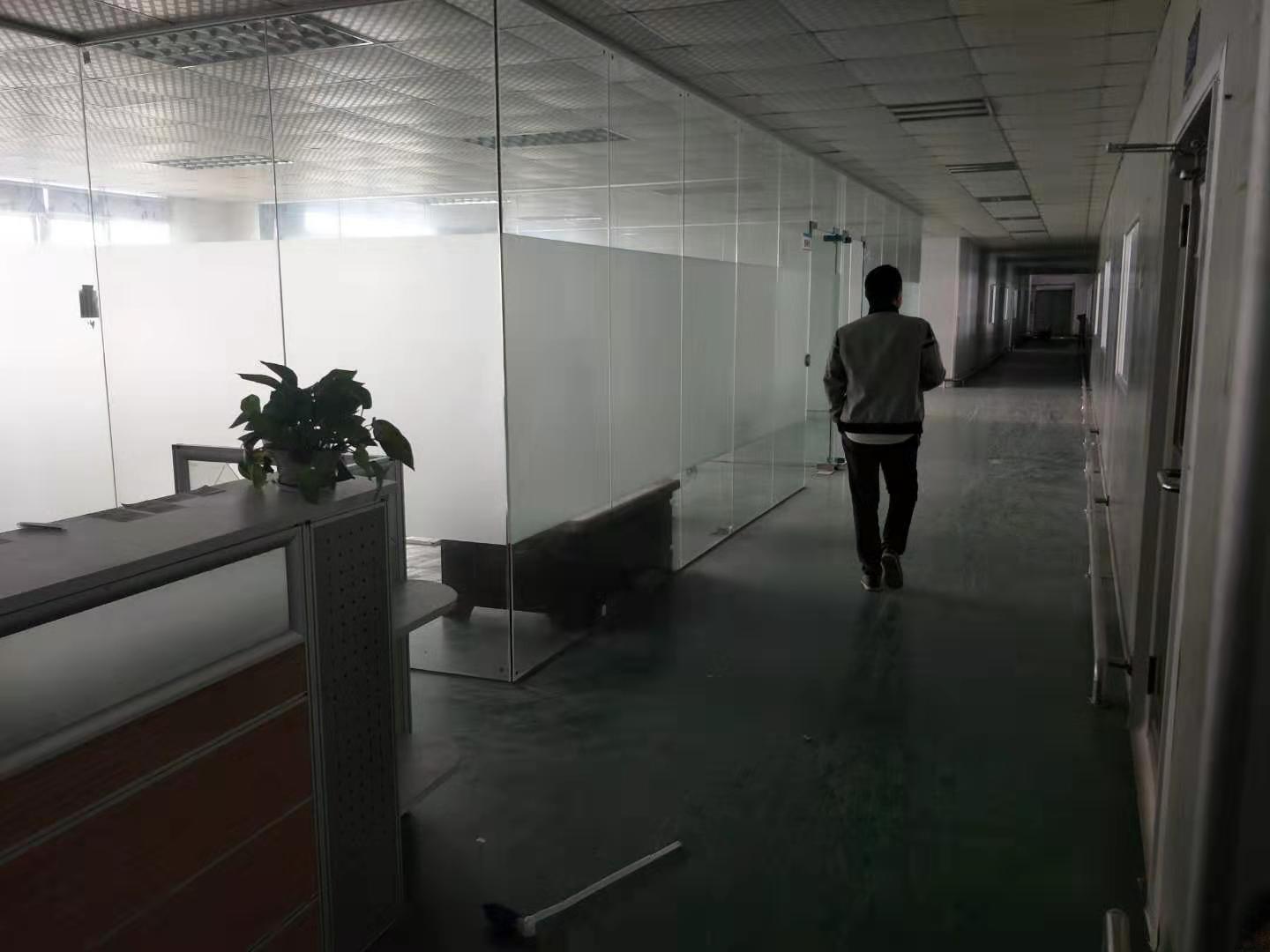 塘厦新出洁净无尘车间500平方，泡沫板，带办公室，无转让费用