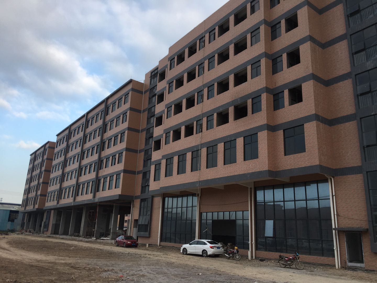 业主直租新建高端厂房、五金抛光、喷漆、喷粉通过环评