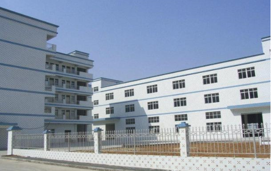 南朗龙起路花园式厂房一楼1360平招租