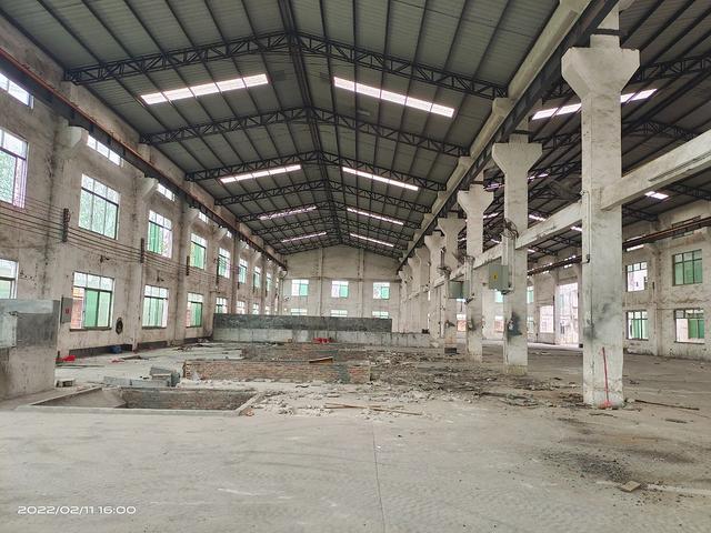 清远市独院12600方砖墙到顶厂房招租