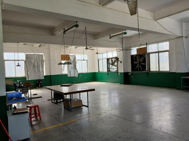 三乡镇原房东标准厂房出租，总面积4千平，环评秒过
