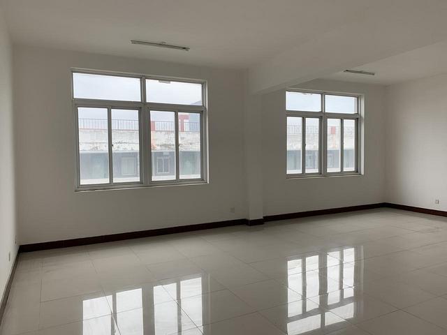 出租海陵区梅兰西路111号办公楼、宿舍