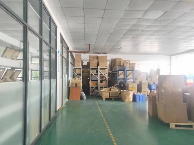 长安沙头新出楼上厂房700平方，租金才9000多块
