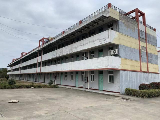 出租海陵区梅兰西路111号厂房、办公室、宿舍