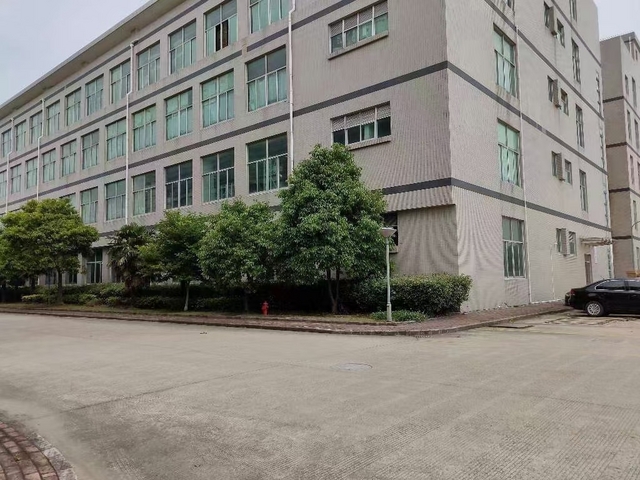 南汇特价6毛5超大货梯 花园式厂房