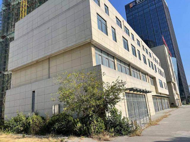 整栋可分割简装直播仓储办公物流拎包入住迎宾大道与黄山大