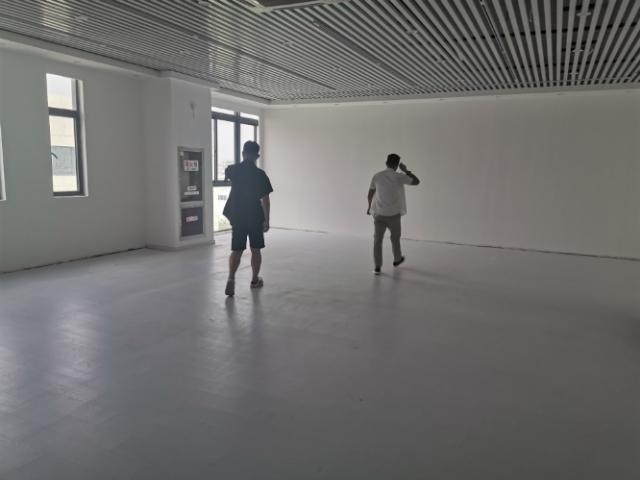 九龙湖地铁站旁一楼二楼厂房出租，每层1000，