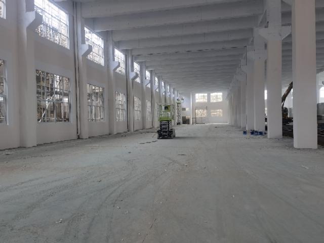 行车10吨，每跨一部行车