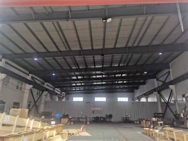 秣周路单层2300平厂房出租，可分500平