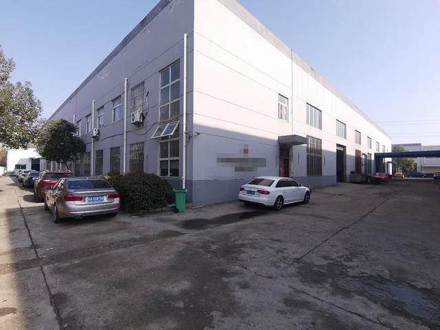 秣周路单层2300平厂房出租，可分500平