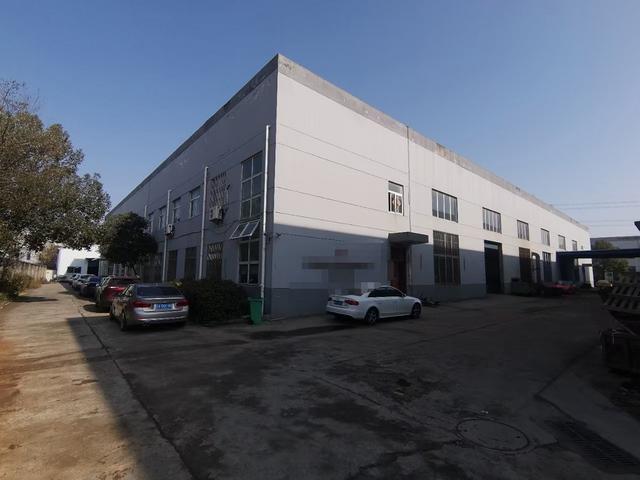 秣周路单层2300平厂房出租，可分500平