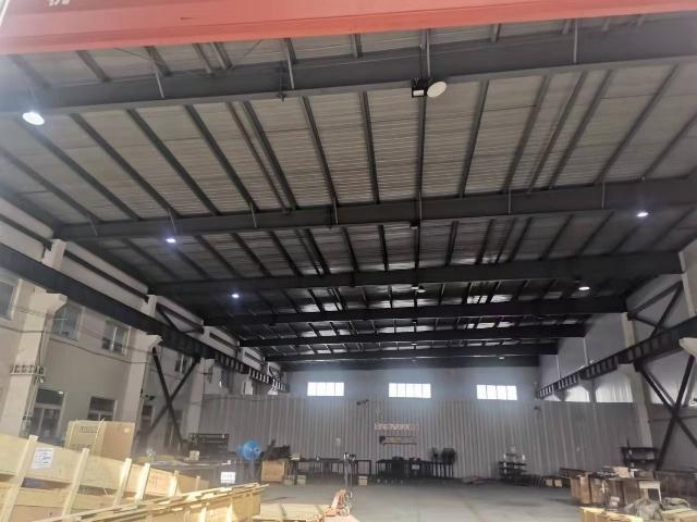 秣周路单层2300平厂房出租，可分500平