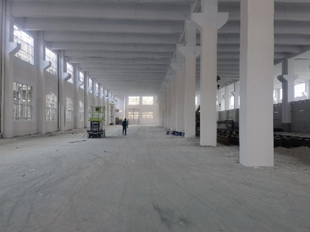 行车10吨，每跨一部行车