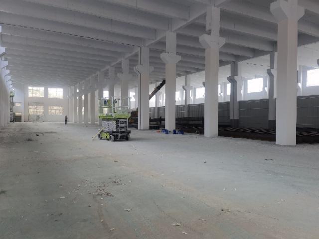 行车10吨，每跨一部行车