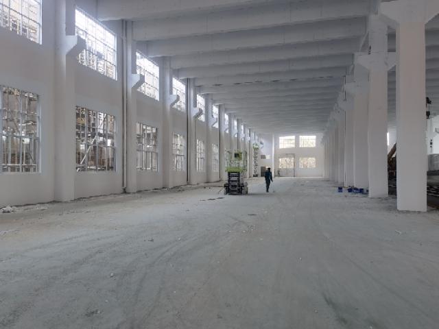 行车10吨，每跨一部行车