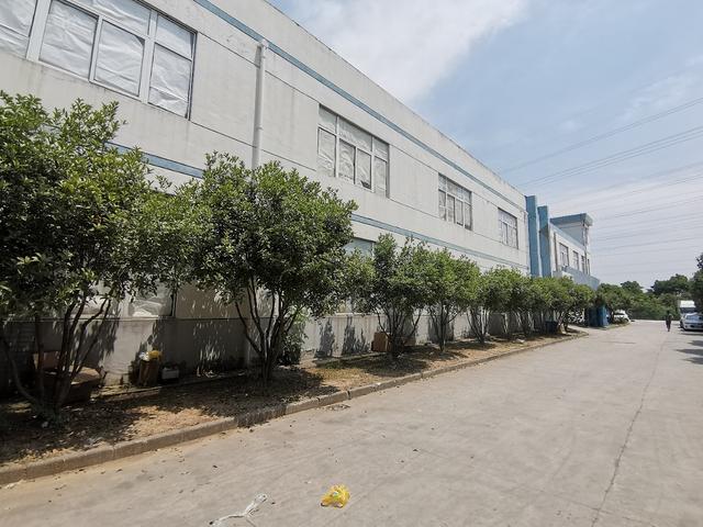 个人直租独门独院8000平厂房出租可分租1000平