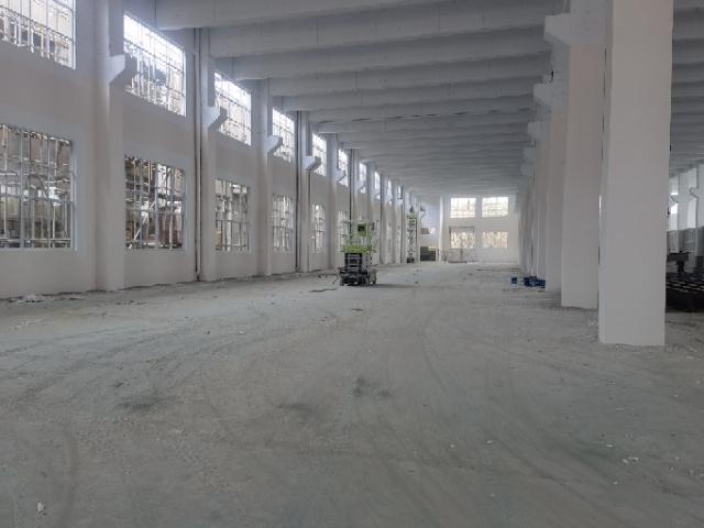 行车10吨，每跨一部行车