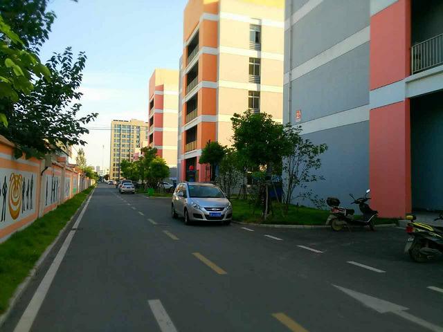 （非中介）新出仓储办公一体办公区  动静分离 已经做好分割