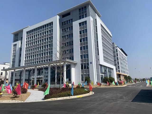 现房销售~即买即投产，产权清晰，交通便利！