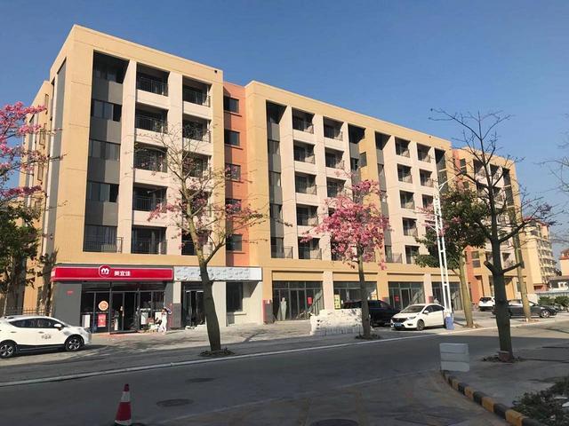 靠近东莞深圳仲恺 低价一楼花园式 现成厂房 可办证 0公摊