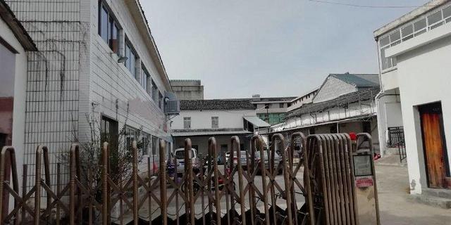 奉化裘村镇.大马路旁土地7亩.厂房2500平1950万