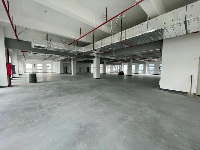 光明原房东新材料产业园，地铁站旁有红本单层1400-2000