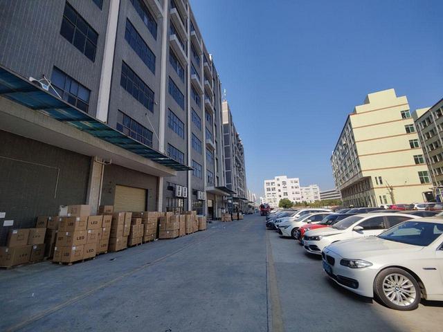 光明原房东独栋厂房20000平方，单层2600平，共8层