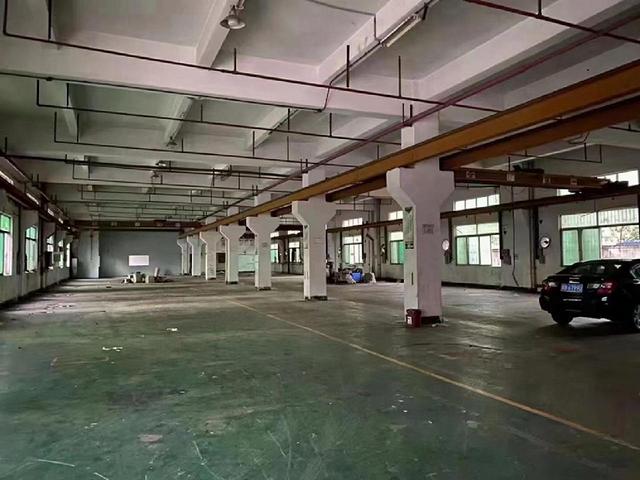 石岩原房东独院厂房1-3层5800平出租，面积实在，可分租