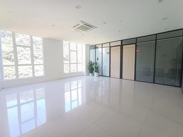 前海荔山工业区165平2加1格局精装修