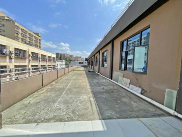 南山茶光地铁站楼顶700平赠送300平阳台