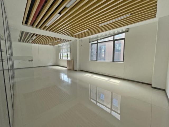 南山茶光地铁站楼顶700平赠送300平阳台