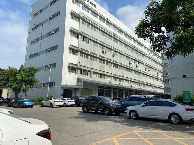 宝安石岩官田地铁口原房东带豪华装修2000平米厂房元u