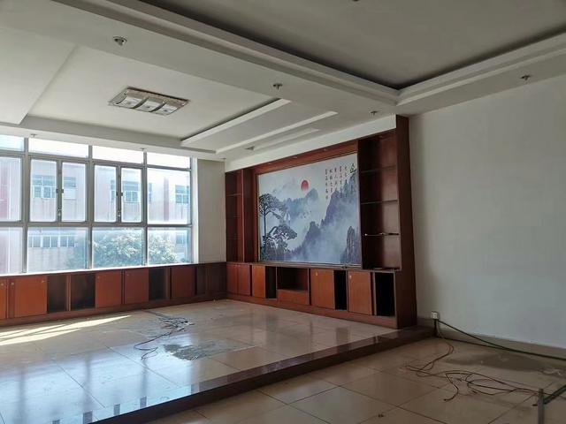 沙井新桥高速出口独门独院6500平方可分租有宿舍