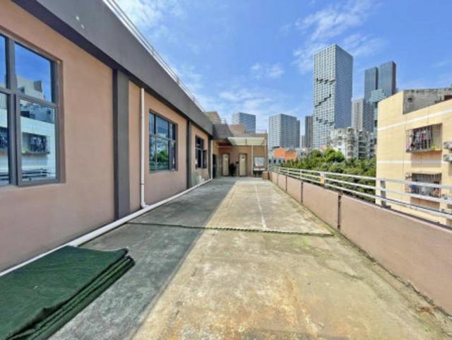 南山茶光地铁站楼顶700平赠送300平阳台