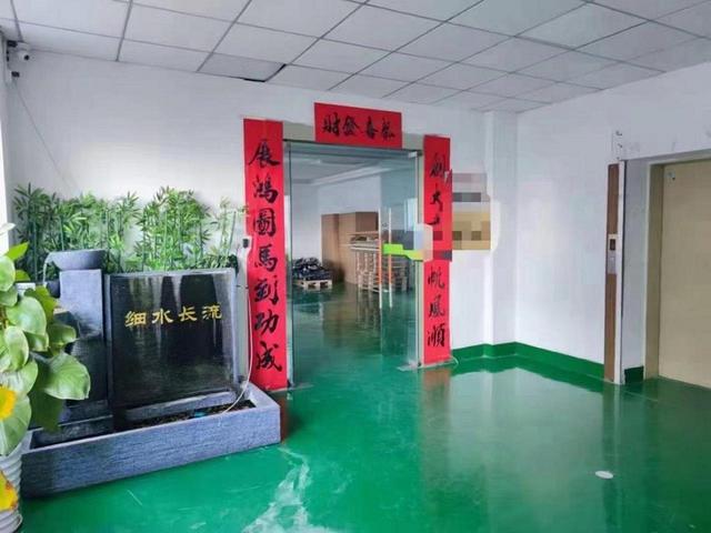 无公摊！石岩北环地铁附近1500平方精装厂房出租，拎包入住