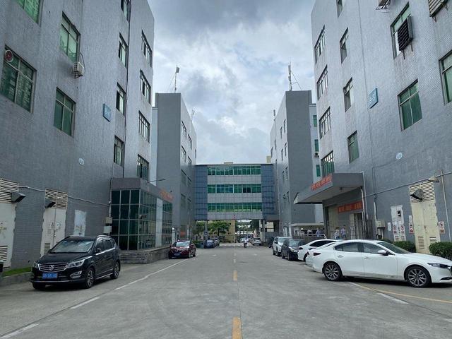 石岩高速口2000平方原房东全新精装修仓库厂房出租可分租