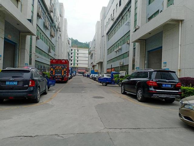 石岩塘头大道工业园区楼上带装修厂房1000平米招租