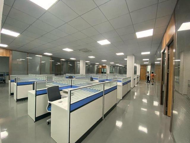 石岩高速口2000平方原房东全新精装修仓库厂房出租可分租