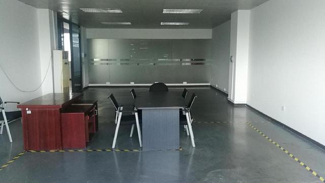 石岩塘头楼上精装修厂房出租1580平可分一半实际面积出租