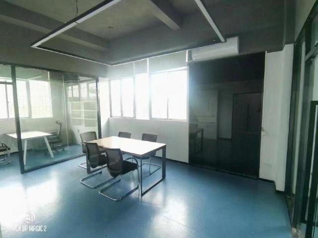 石岩水田工业区新出无尘车间厂房、1500平方米，可整租，分租