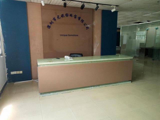 宝安石岩上屋地铁站原房东新出精装修1000平配套i