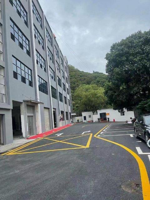 石岩靠南山独院厂房约20000平，100起分，随时可以入住