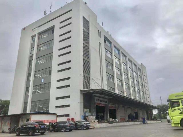 石岩水田工业区新出无尘车间厂房、1500平方米，可整租，分租